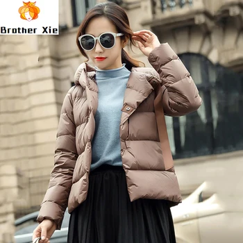 2020 New Winter Short Down Jacket Women Ultra Light 90% White Duck Down Hooded Parka Female Casual Covered Button Outwear 
2020 New Winter Short Down Jacket Women Ultra Light 90% White Duck Down Hooded Parka Female Casual Covered Button Outwear