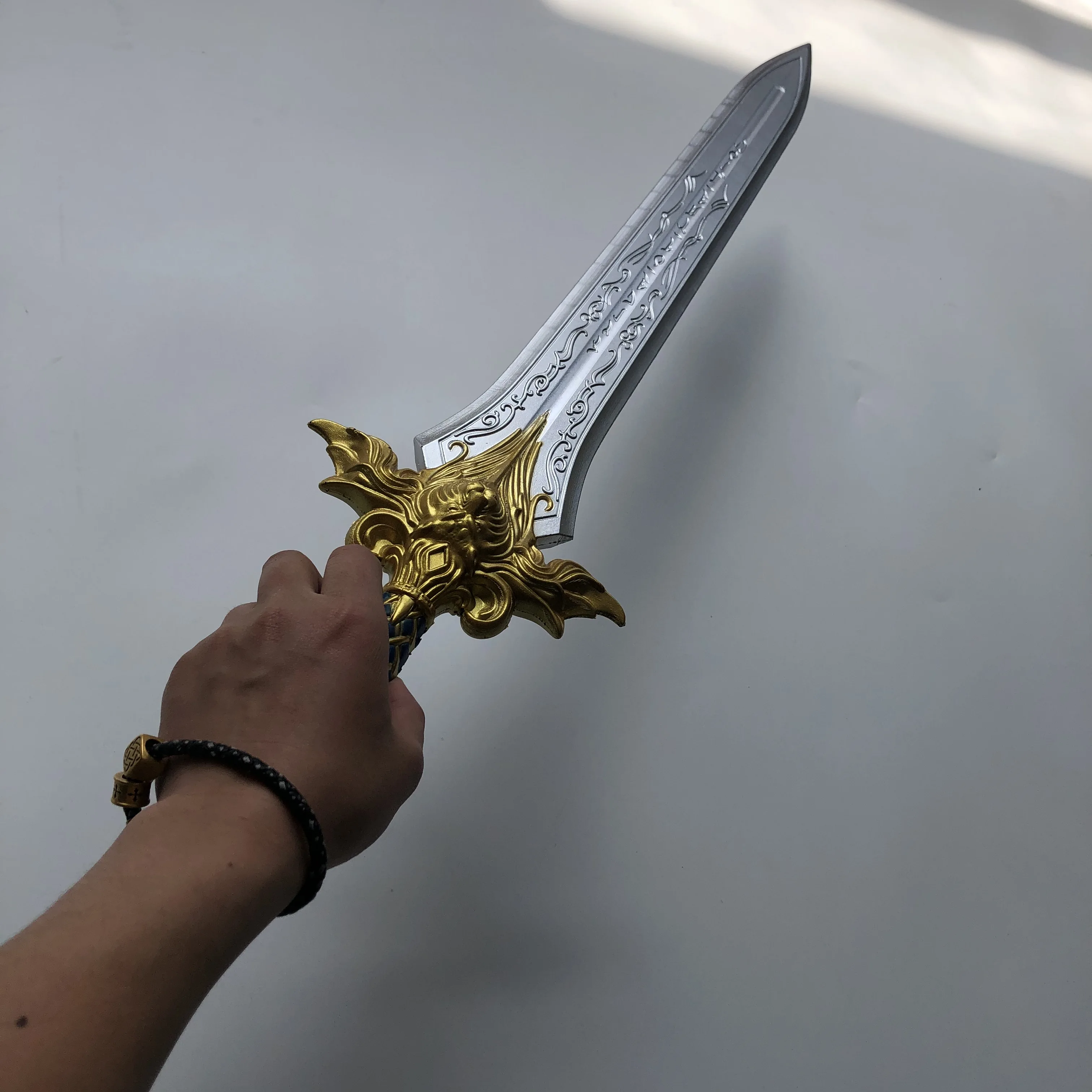 The King of Llane Wrynn I Sword Lion Sword Cosplay Props for Halloween Party Stage Performance
The King of Llane Wrynn I Sword Lion Sword Cosplay Props for Halloween Party Stage Performance