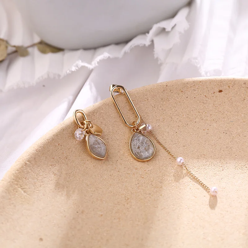 Korean Cute Zirconia Pearl Tassel Drop Earrings Asymmetric Crystal Pendent Fashion Earrings for Women Girls Ear Jewelry Gift 
Korean Cute Zirconia Pearl Tassel Drop Earrings Asymmetric Crystal Pendent Fashion Earrings for Women Girls Ear Jewelry Gift