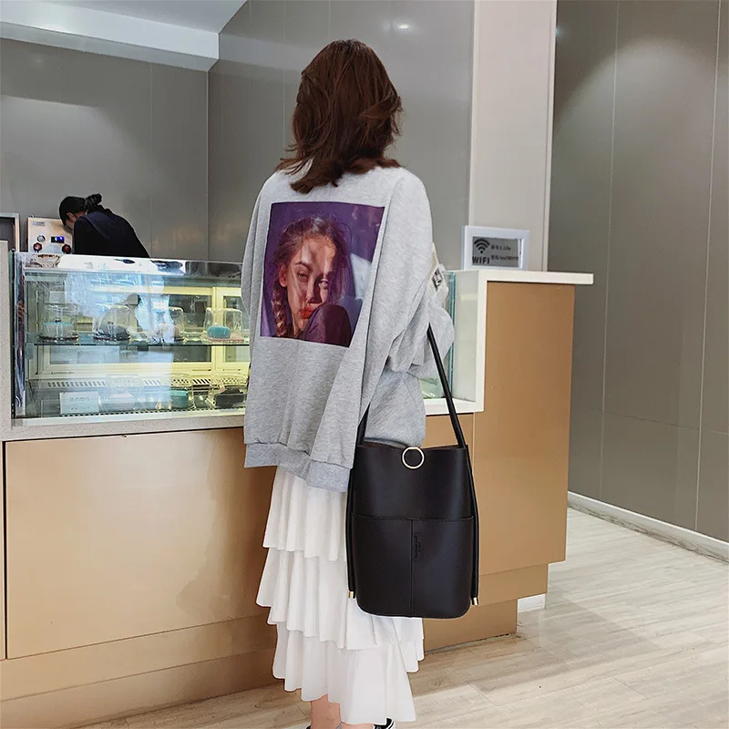 Big Bag WOMEN'S Bag New Style 2019 Korean-style Versatile Simple One-Shoulder Handbag Fashion Network Red Large Capacity Bucket
Big Bag WOMEN'S Bag New Style 2019 Korean-style Versatile Simple One-Shoulder Handbag Fashion Network Red Large Capacity Bucket