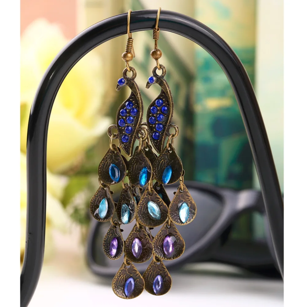 Women Bohemian Style Lady Long Pendant Vintage Retro Blue Peacock Dangle Earrings Jewelry Matching Clothes Fit For Parties 
Women Bohemian Style Lady Long Pendant Vintage Retro Blue Peacock Dangle Earrings Jewelry Matching Clothes Fit For Parties