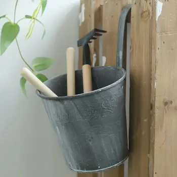 Retro Flower Pot Hanging Balcony Garden Fence Plant Metal Iron Planter Bucket Decoration TP899
Retro Flower Pot Hanging Balcony Garden Fence Plant Metal Iron Planter Bucket Decoration TP899