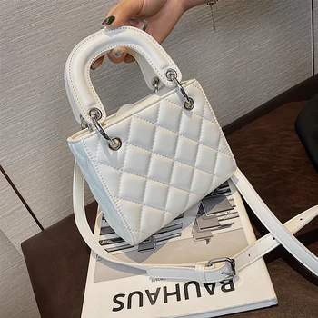 Wave Fashion Rhombus Chain Portable Crossbody Bag for Women Insfamous Concubine Bag Purses and Handbags Channels Handbags cc gg
Wave Fashion Rhombus Chain Portable Crossbody Bag for Women Insfamous Concubine Bag Purses and Handbags Channels Handbags cc gg