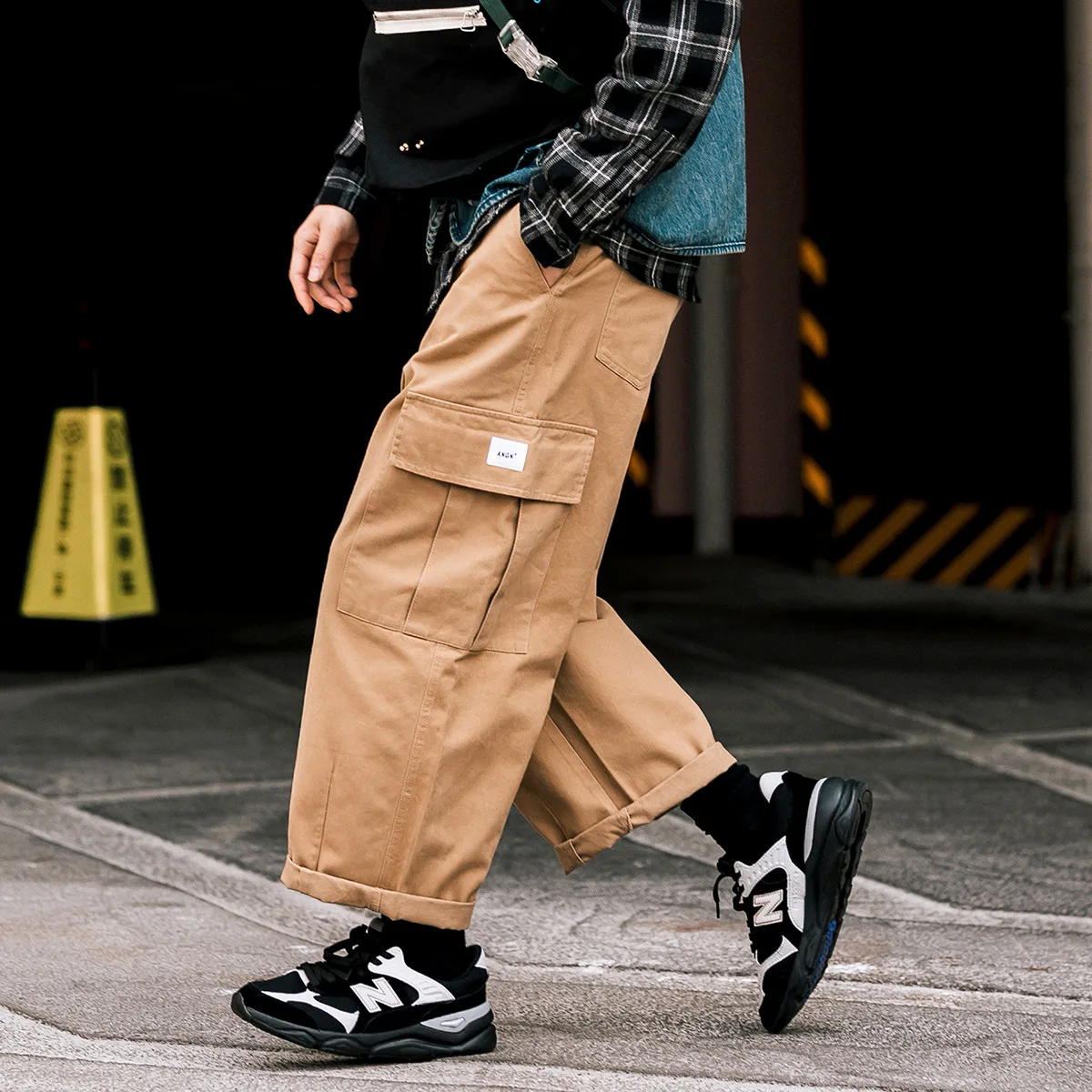 City Where the Product 2020 Spring New Style Multi-pockets Loose-Fit Loose Pants Solid Color Popular Brand Casual Pants
City Where the Product 2020 Spring New Style Multi-pockets Loose-Fit Loose Pants Solid Color Popular Brand Casual Pants