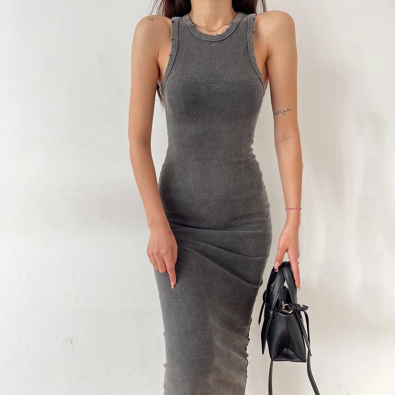 O-Neck Slight Strech Straight Ankle-Lengt Ragged Neckline Design Solid Color Minimalist Casual Long Skirt
O-Neck Slight Strech Straight Ankle-Lengt Ragged Neckline Design Solid Color Minimalist Casual Long Skirt