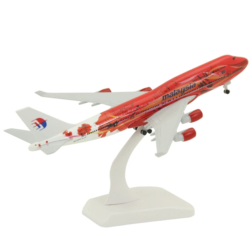

Diecast 1:300 Scale Malaysia Airlines B747-400 Civil aviation Alloy & Plastic Passenger Jet Model Toy Gift Collection Display
