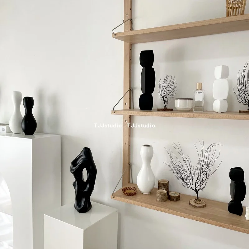 Nordic Minimalist Ceramic Vase Table Flower Arrangement Garden Decoration Jardineras Exterior Escritorio Accesorio Pendulo D
Nordic Minimalist Ceramic Vase Table Flower Arrangement Garden Decoration Jardineras Exterior Escritorio Accesorio Pendulo D
