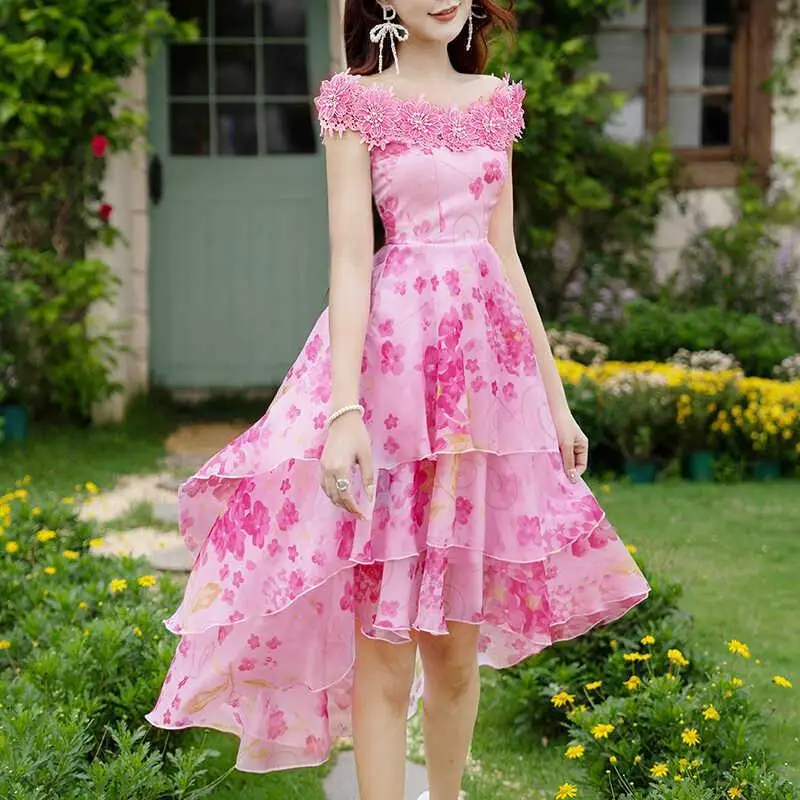 Stunning Off-Shoulder Floral Dress with Asymmetrical Hem for Women - Elegant and Slimming Evening Gown
Stunning Off-Shoulder Floral Dress with Asymmetrical Hem for Women - Elegant and Slimming Evening Gown