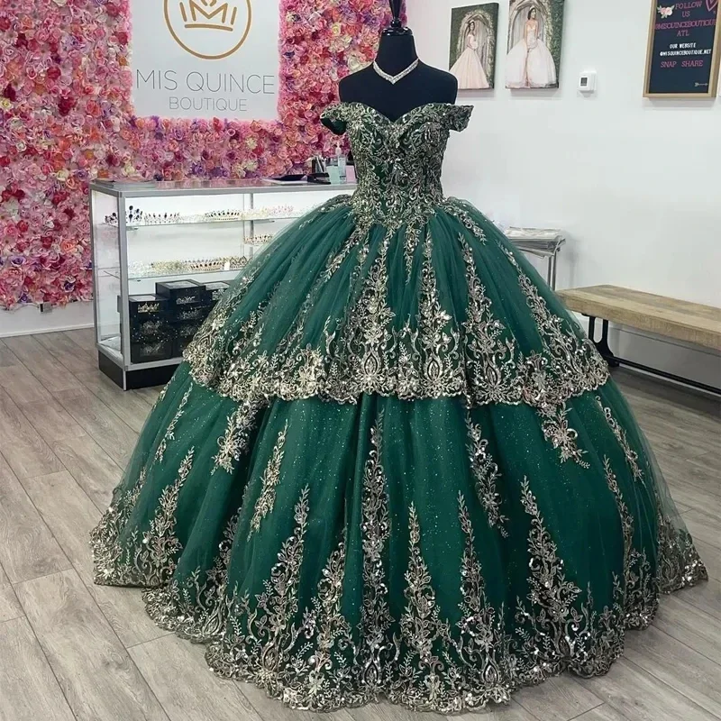 

Блестящие изумрудно-зеленые Бальные платья, платья для Quinceanera, официальное милое платье с открытыми плечами и аппликацией для выпускного вечера, маскарада, вечеринки, 15