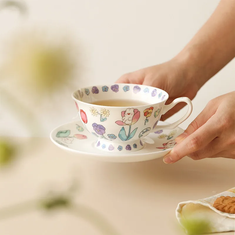 

Изысканная Женская Изысканная кофейная чашка с изображением кролика из Китая Бытовая Керамическая чашка для послеобеденного чая чашка для кофе, молока, чая