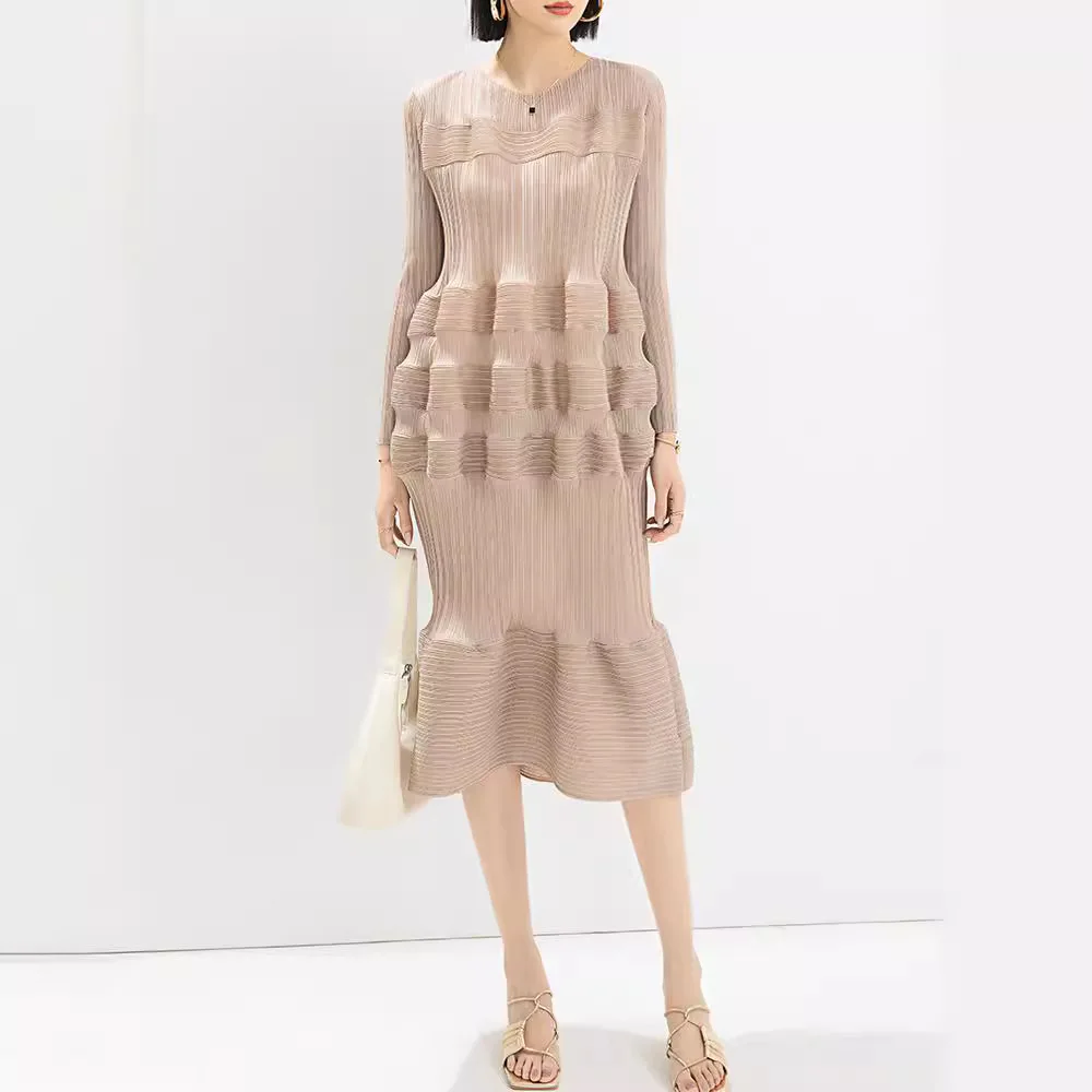 

Fashion Dress Spring Women's Dress Design Sense 2024 New Loose and Elegant Folded Spliced Round Neck Pullover Mid length Dresses