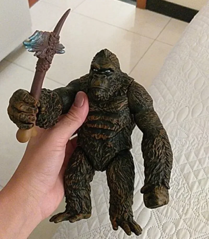 17cm Movie Skull Island orangutan Action Figure Toy Gorilla Collection Model Weapon combat version Kingkong Figurine PVC doll
17cm Movie Skull Island orangutan Action Figure Toy Gorilla Collection Model Weapon combat version Kingkong Figurine PVC doll