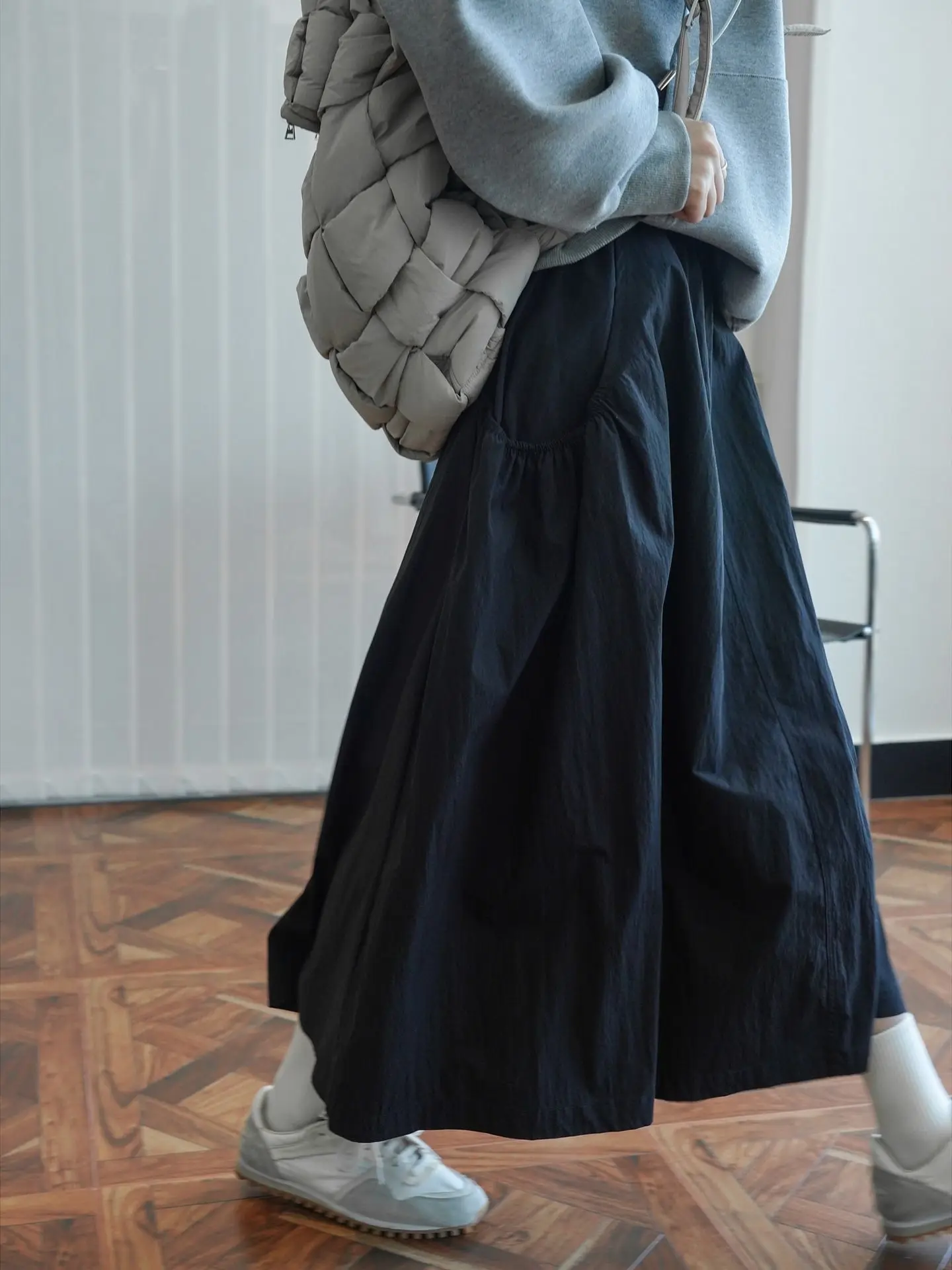 Новинка 2023 модная юбка с большим карманом в Корейском стиле на раннюю осень эластичное повседневное длинное платье с высокой талией для женщин
Новинка 2023 модная юбка с большим карманом в Корейском стиле на раннюю осень эластичное повседневное длинное платье с высокой талией для женщин