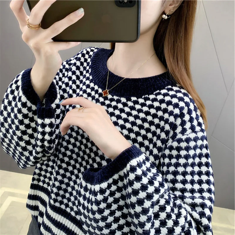 Japanese winter knitwear lazy new small check pullover regular sweater women's
Japanese winter knitwear lazy new small check pullover regular sweater women's
