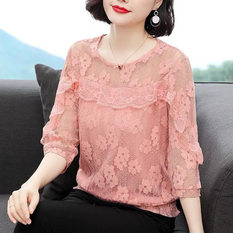 

Lace shirt spring 2023 new middle sleeve hollow T-shirt female pink aged mother nine points sleeve jacket female blouse tops