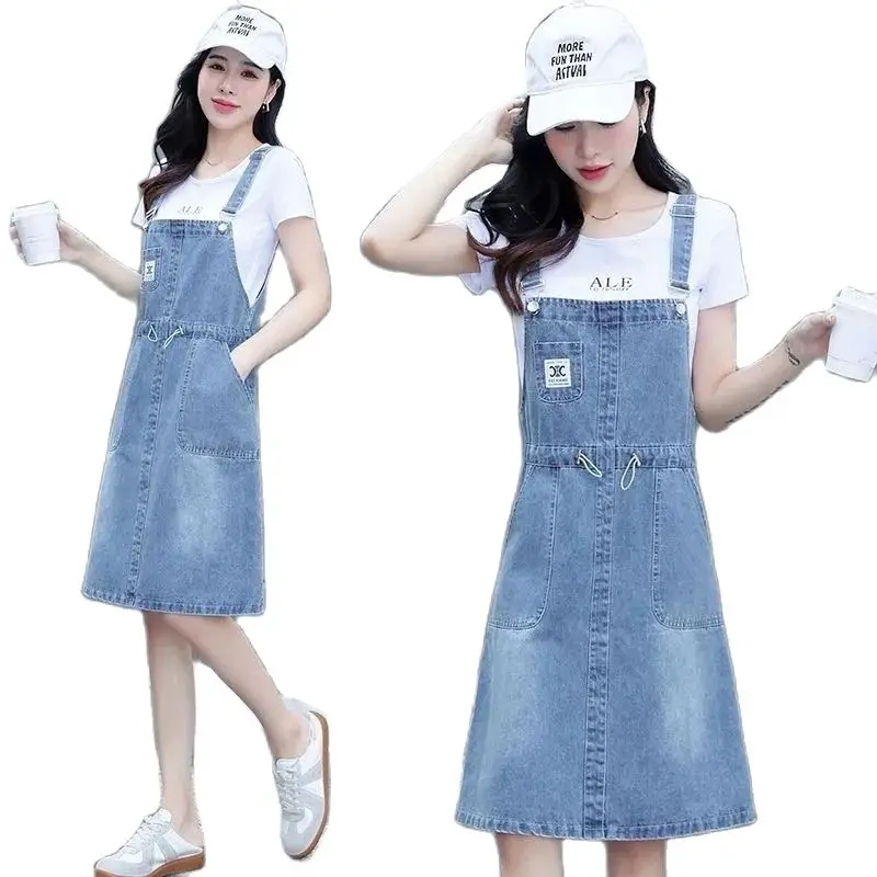 Fashion Slim High-end Explosion Street Dress 2024 Summer New High-end Slim Mesh Hooded Leisure Strap Denim Skirt Female Tide.
Fashion Slim High-end Explosion Street Dress 2024 Summer New High-end Slim Mesh Hooded Leisure Strap Denim Skirt Female Tide.