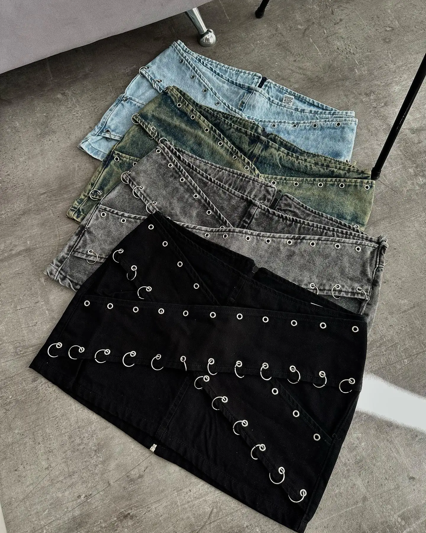 

Goth Retro Y2k Skirt Rivet Patchwork Black Large Size Mini Skirt Sexy Hot A Line Skirt Harajuku Denim Skirts Women Streetwear