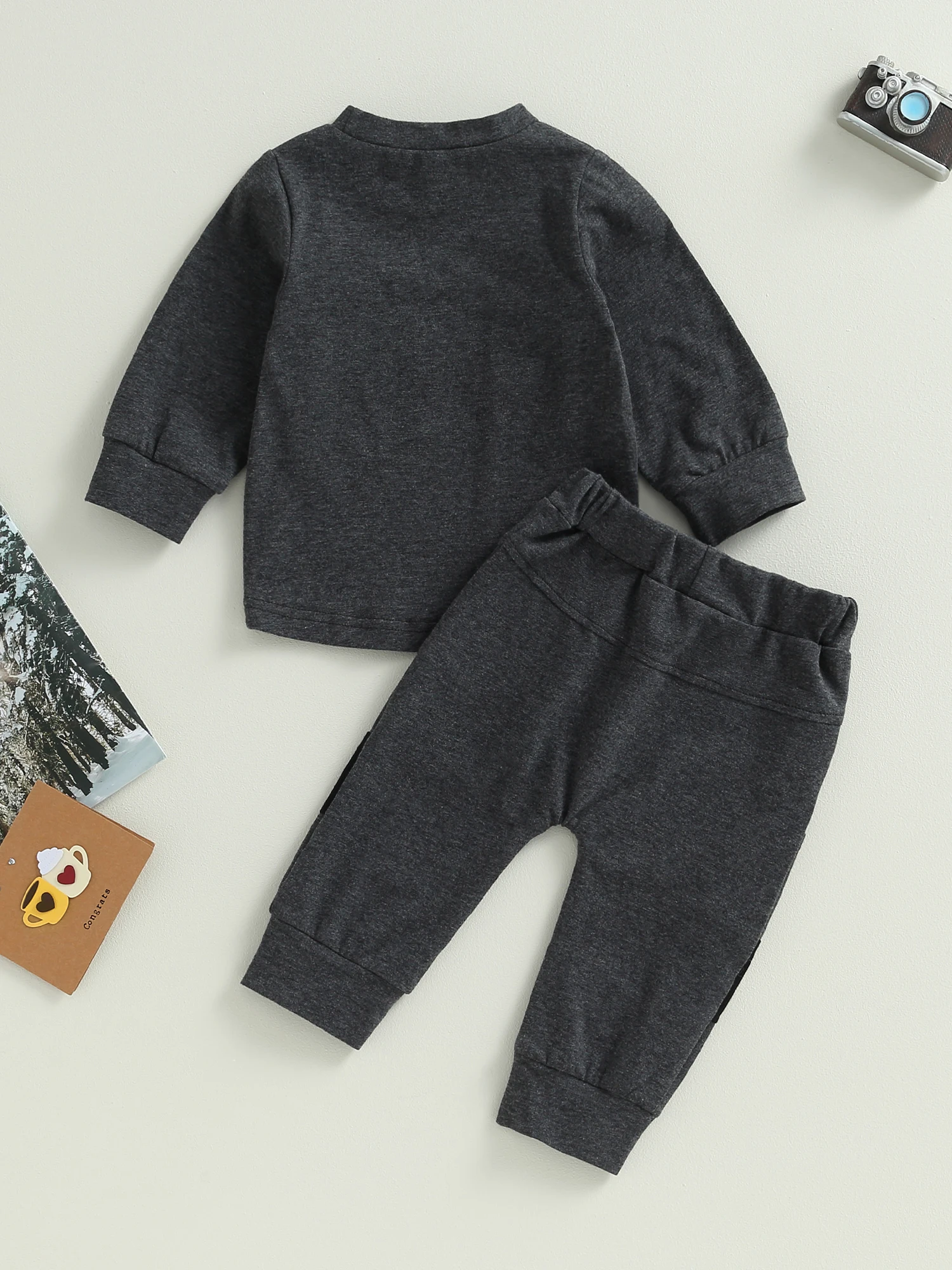 Adorable Toddler Boy s Color Block Sweatshirt and Pants Set for Fall - Long Sleeve 2PCS Tops Sweatsuits for Infant Boys
Adorable Toddler Boy s Color Block Sweatshirt and Pants Set for Fall - Long Sleeve 2PCS Tops Sweatsuits for Infant Boys