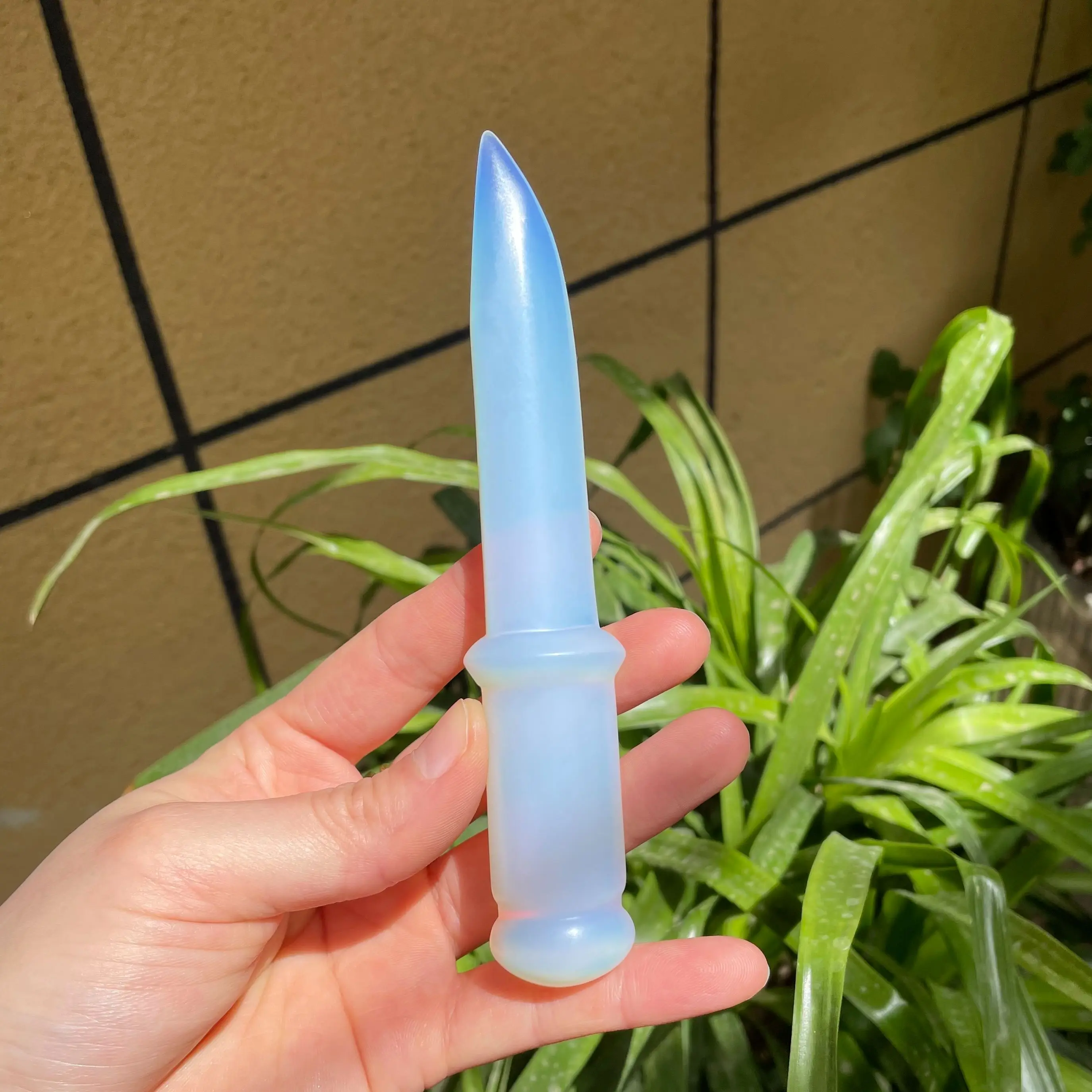 15-16cm Natural Quartz Crystal opal Dagger Hand Carved Crystal opal Knife Crafts Healing Crystal Stone Home Decoration Gifts
15-16cm Natural Quartz Crystal opal Dagger Hand Carved Crystal opal Knife Crafts Healing Crystal Stone Home Decoration Gifts
