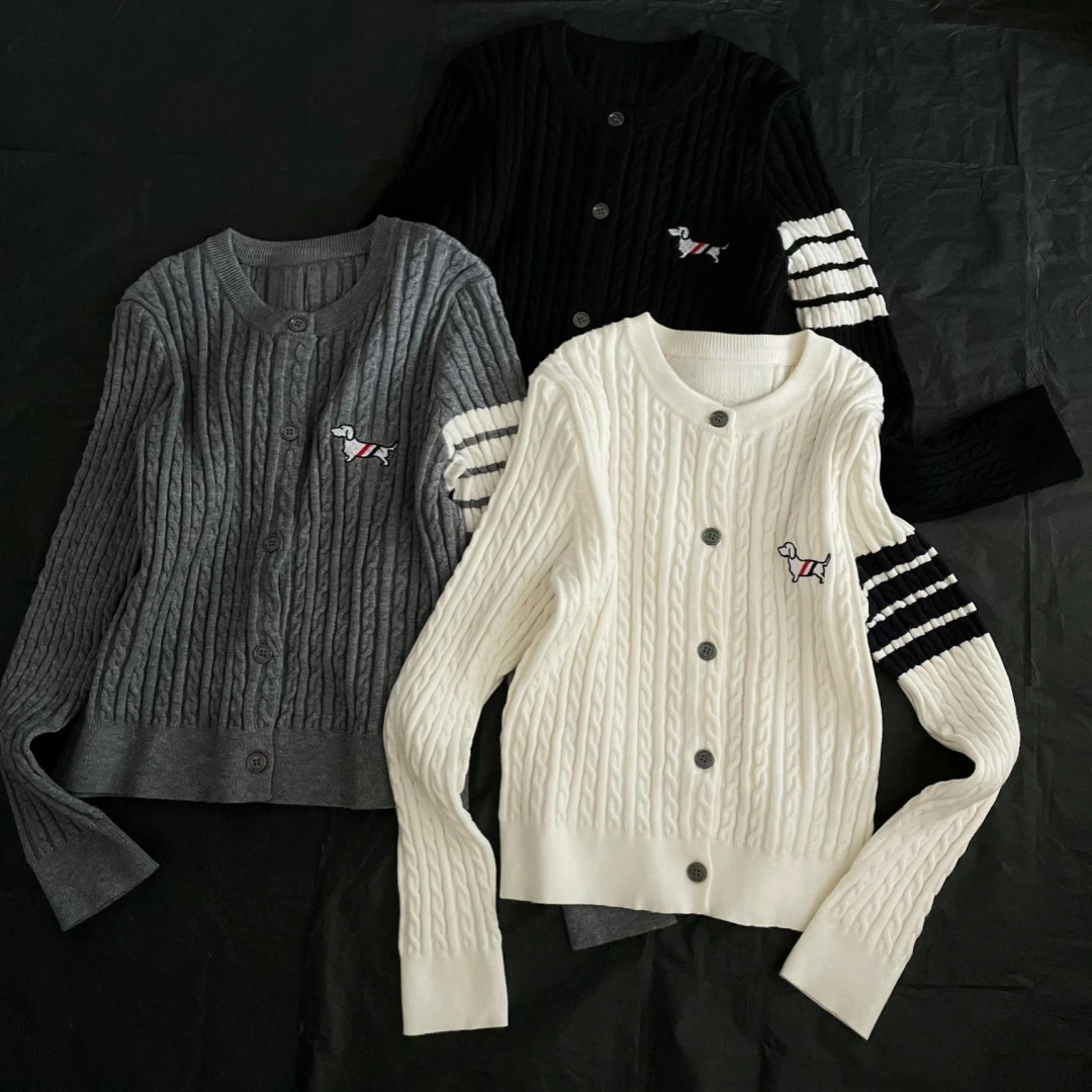 Autumn Winter TTB Knitted Cardigan Women's Sweater Embroidered Dog Long Sleeve Crew Neck Top Women'S British Fashion Cardigan
Autumn Winter TTB Knitted Cardigan Women's Sweater Embroidered Dog Long Sleeve Crew Neck Top Women'S British Fashion Cardigan