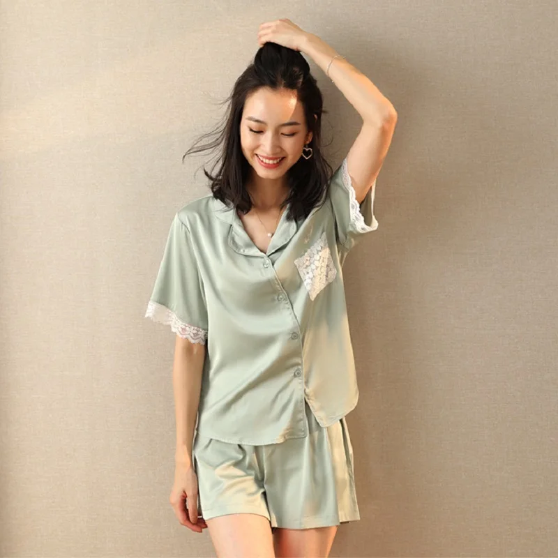 Summer new fashion satin ladies pajamas set lace short sleeve shorts refreshing and comfortable women's home clothing set
Summer new fashion satin ladies pajamas set lace short sleeve shorts refreshing and comfortable women's home clothing set