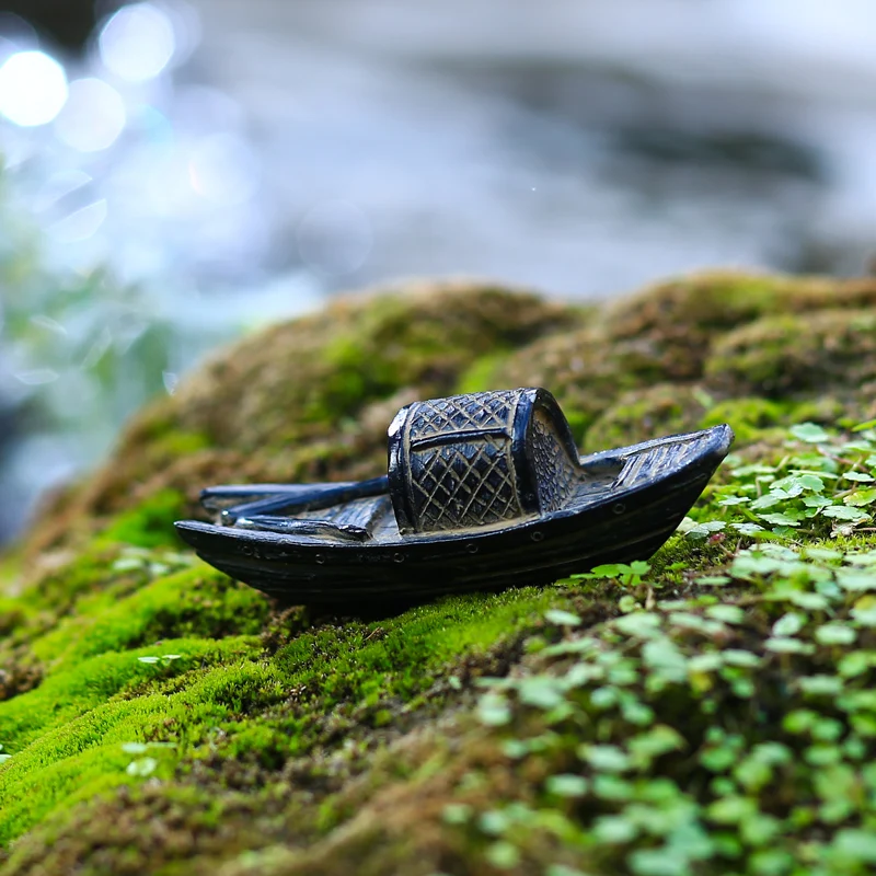 Retro small fishing boat garden micro landscape bonsai rockery fish tank landscape decoration
Retro small fishing boat garden micro landscape bonsai rockery fish tank landscape decoration