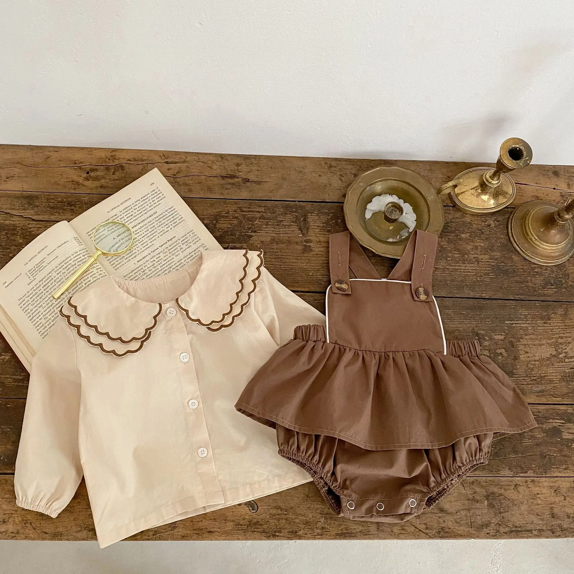 2Pcs Korean Lace Ruffle Cute Baby Romper Set Infant Vintage Long Sleeve Jumpsuit 2024 Spring Toddler Baby Girl Sweet Clothes
2Pcs Korean Lace Ruffle Cute Baby Romper Set Infant Vintage Long Sleeve Jumpsuit 2024 Spring Toddler Baby Girl Sweet Clothes