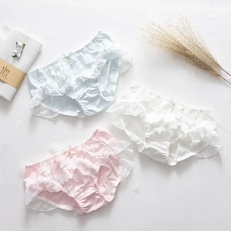 Wihte Little Flowers 3 Pieces Briefs New Underwear Women's Pure Cotton Sweet Cute Princess Style Girl's Lace Triangle Panties
Wihte Little Flowers 3 Pieces Briefs New Underwear Women's Pure Cotton Sweet Cute Princess Style Girl's Lace Triangle Panties