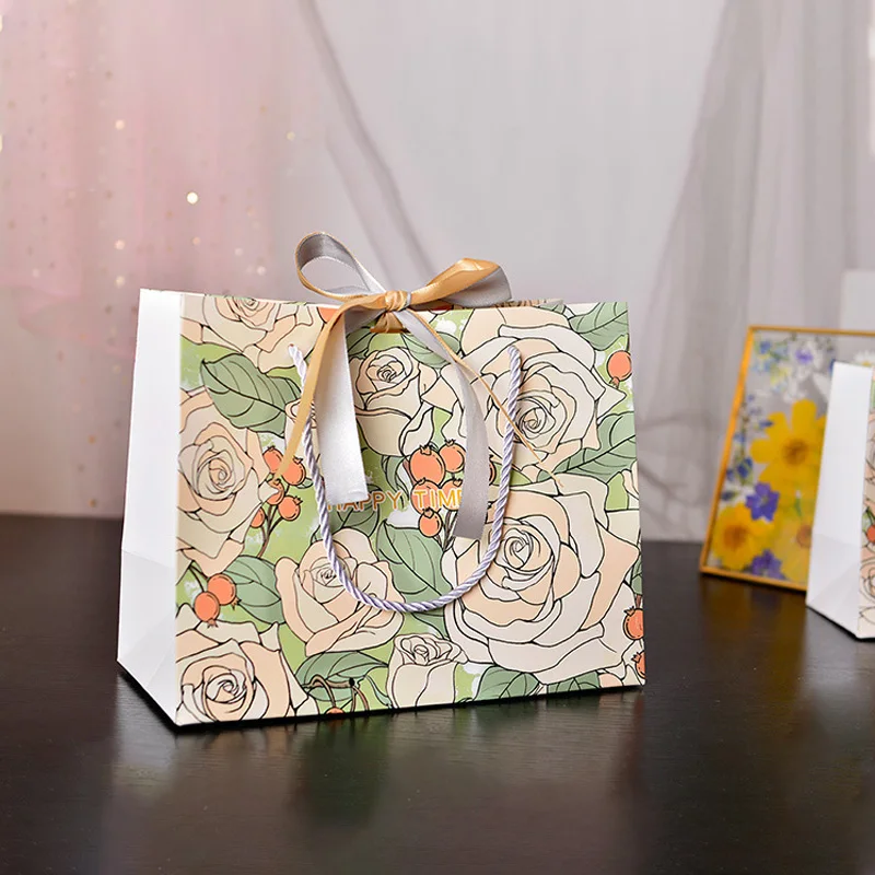 1PC High Quality Tote Bag Gift Bag Favor Handbag with Bow Ribbon Gift Packaging Bag Rose Patterns Portable
1PC High Quality Tote Bag Gift Bag Favor Handbag with Bow Ribbon Gift Packaging Bag Rose Patterns Portable