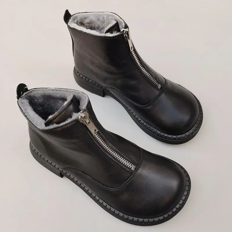 Genuine Leather Real Wool Men's Women's Shoes Wide Toe Short Boots Sheepskin Wool Anti Slip Large Cotton Shoes Winter
Genuine Leather Real Wool Men's Women's Shoes Wide Toe Short Boots Sheepskin Wool Anti Slip Large Cotton Shoes Winter