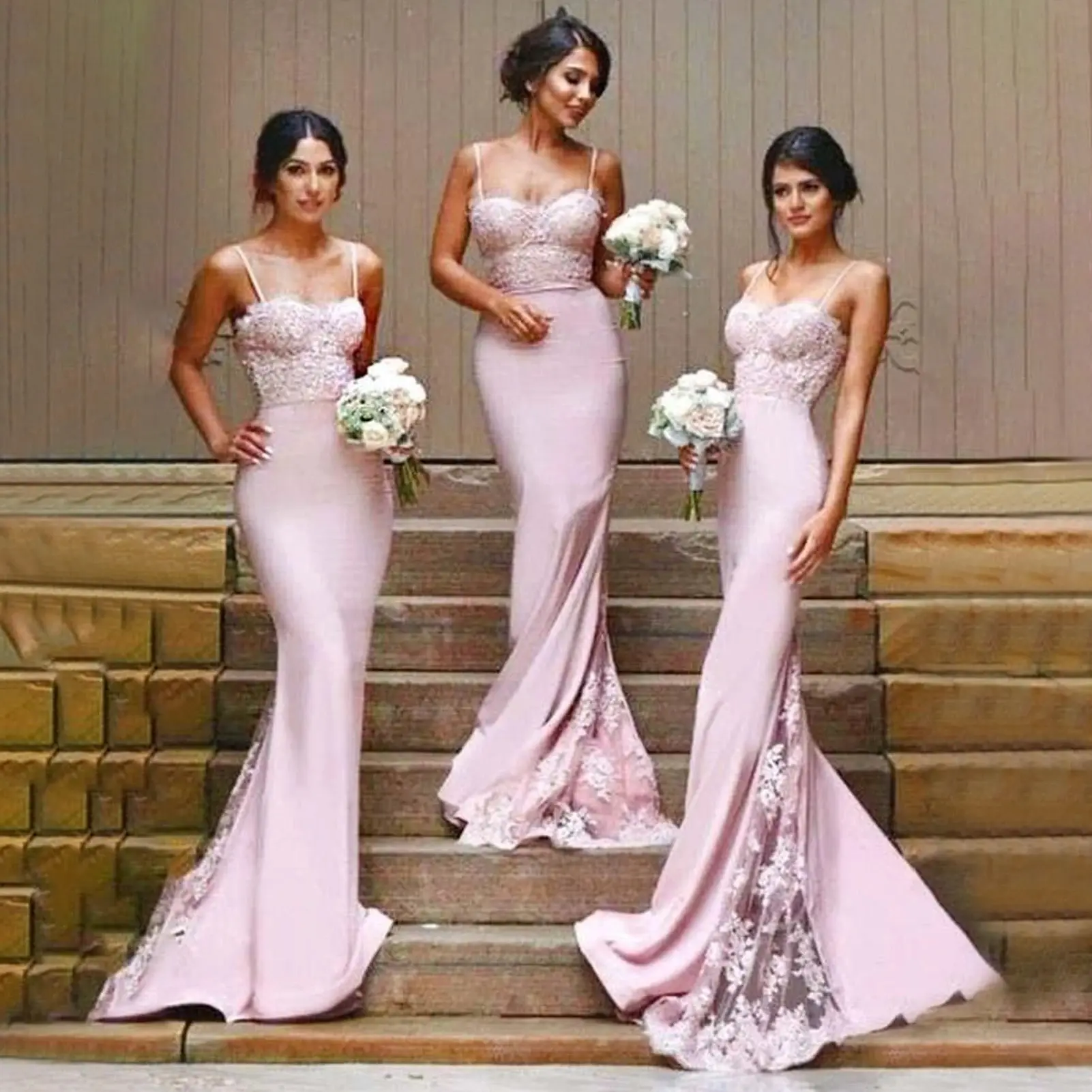 

Gorgeous Lace Court Train Bridesmaid Dress Sexy Sheath Spaghetti Sleeveless Wedding Party Gown Zipper Maid Of Honor Dresses