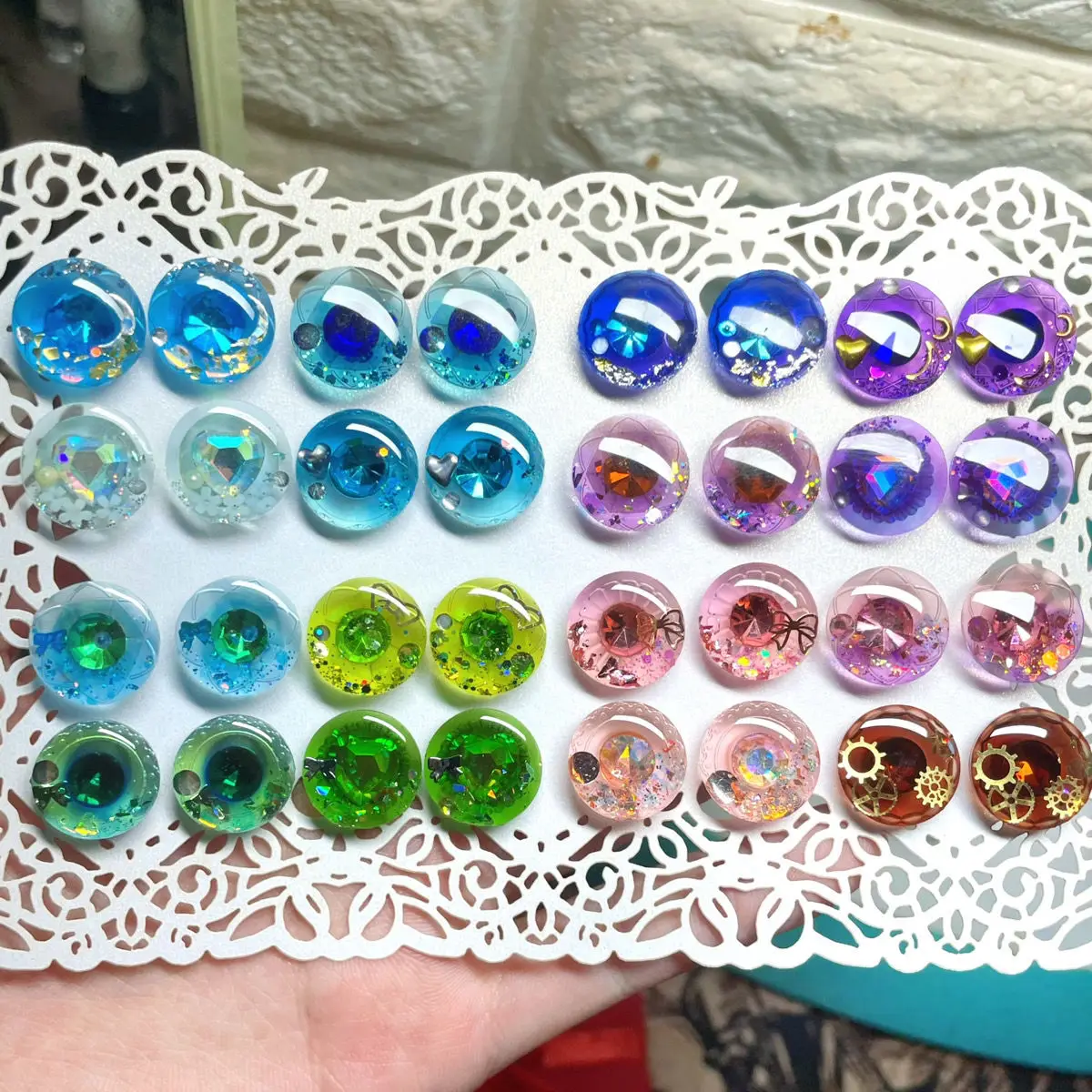 2 Pairs/4 Pairs Random Pupil Eye Pattern Thin Eye Chips Suitable for Blythe Doll DIY Doll Accessories Toy Gifts Shiny Eye Piece
2 Pairs/4 Pairs Random Pupil Eye Pattern Thin Eye Chips Suitable for Blythe Doll DIY Doll Accessories Toy Gifts Shiny Eye Piece