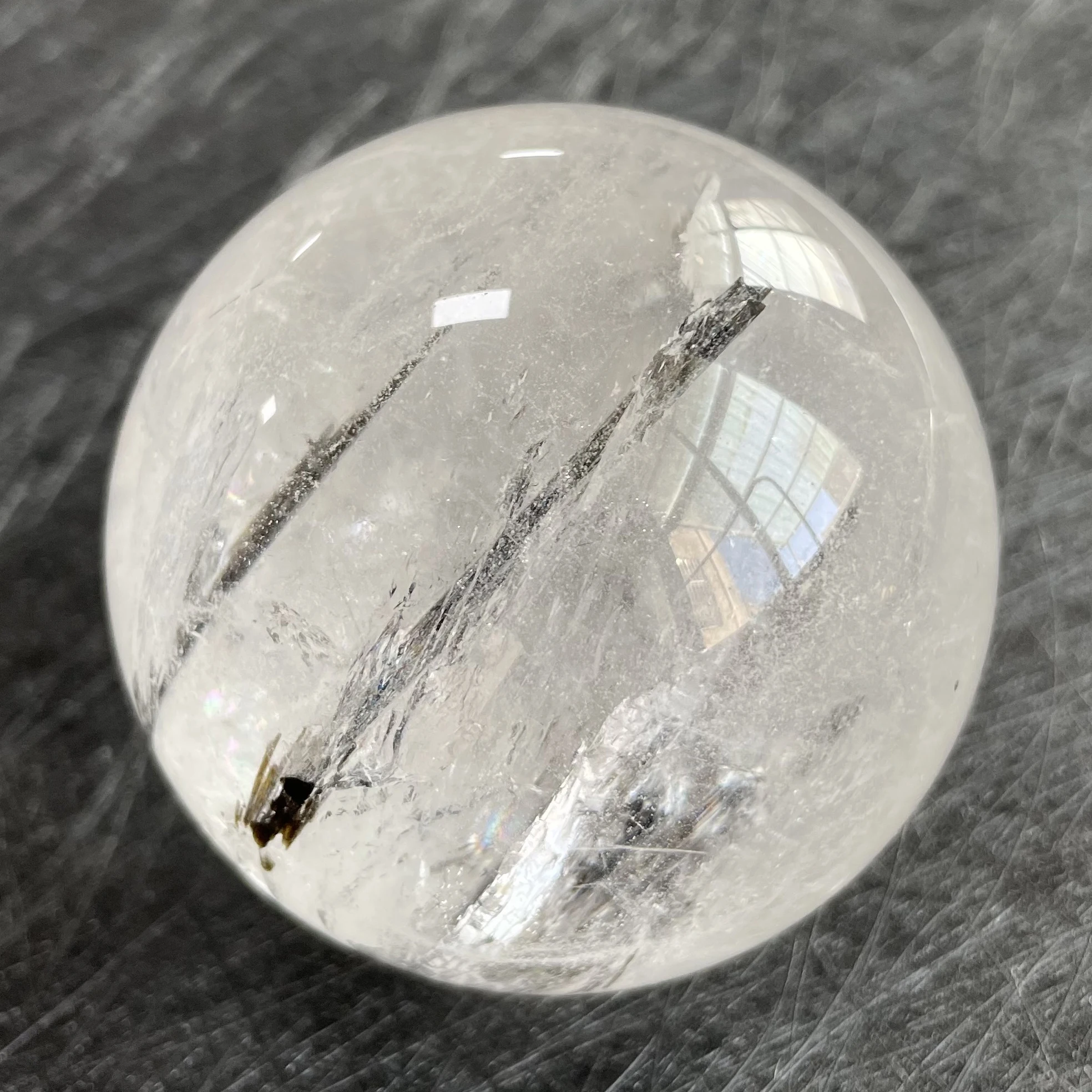 364g Natural Stone Black Quarte Rutilated Crystal Ball Polished Clear Quartz Sphere Reiki Healing Room Decor Fengshui Y1879
364g Natural Stone Black Quarte Rutilated Crystal Ball Polished Clear Quartz Sphere Reiki Healing Room Decor Fengshui Y1879