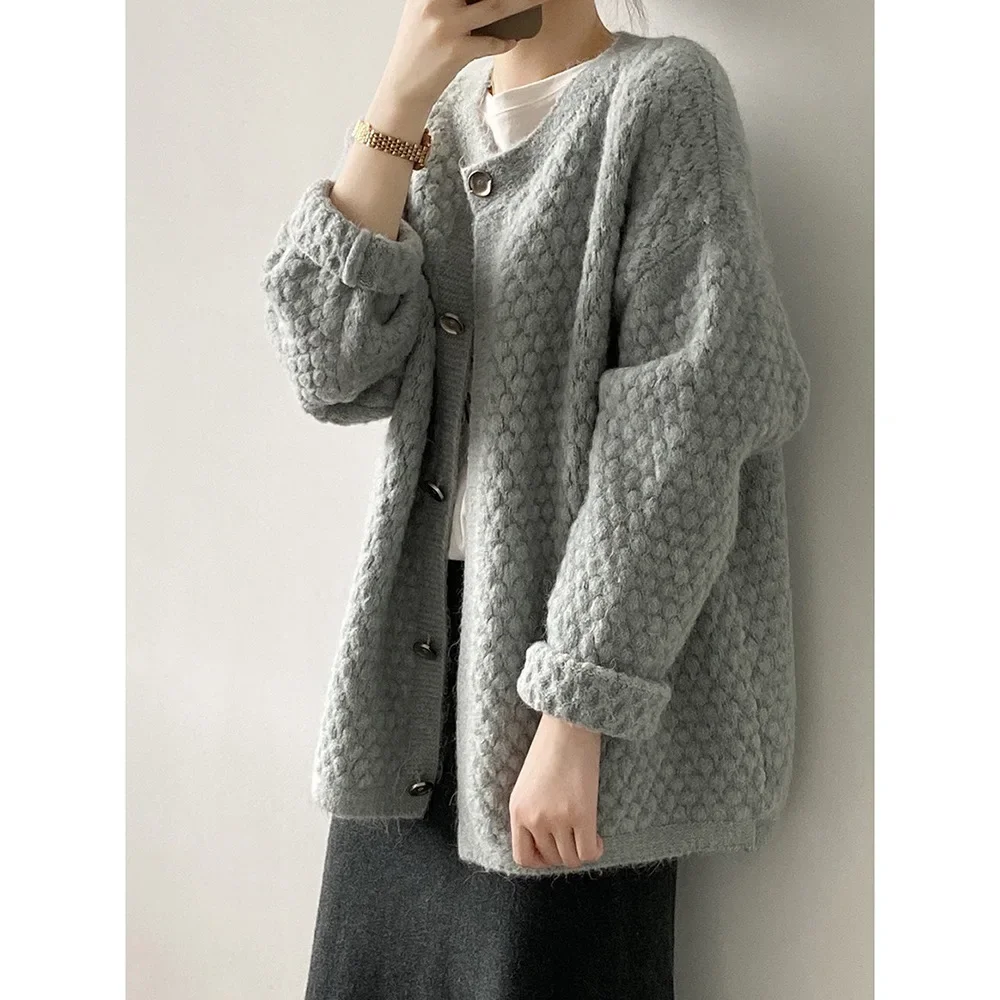 Cardigan Sweater Women's 2023 Autumn/Winter New Pineapple Plaid Loose Lazy Knitted Top Thick
Cardigan Sweater Women's 2023 Autumn/Winter New Pineapple Plaid Loose Lazy Knitted Top Thick