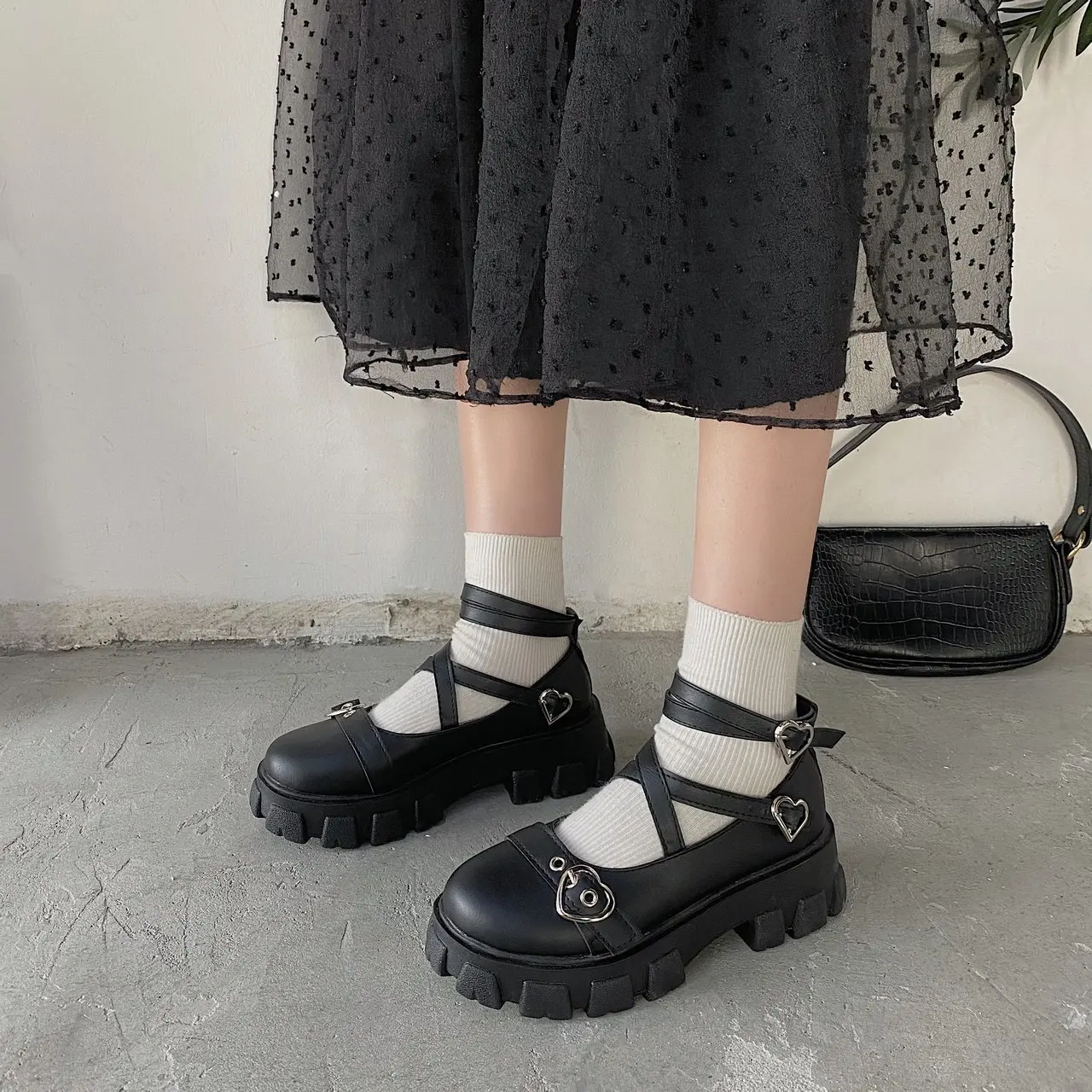 Women's Vintage Lolita Mary Jane Shoe 2023 Autumn New British Style Fashion Love Buckle Thick Sole Jk Leather Shoes Ladies Pumps
Women's Vintage Lolita Mary Jane Shoe 2023 Autumn New British Style Fashion Love Buckle Thick Sole Jk Leather Shoes Ladies Pumps