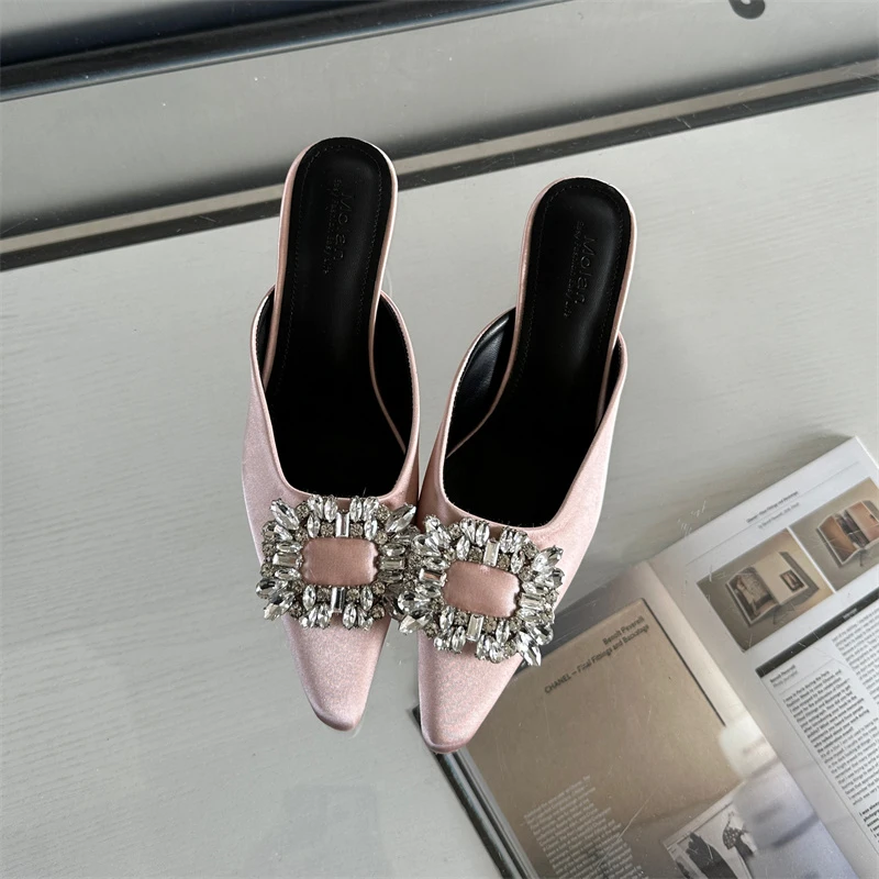 Pointed Rhinestone Silk Women Slippers Summer Low Heel Solid Color Slip On Slides Mules Shoes Fashion Elegant Dress Party Pumps
Pointed Rhinestone Silk Women Slippers Summer Low Heel Solid Color Slip On Slides Mules Shoes Fashion Elegant Dress Party Pumps