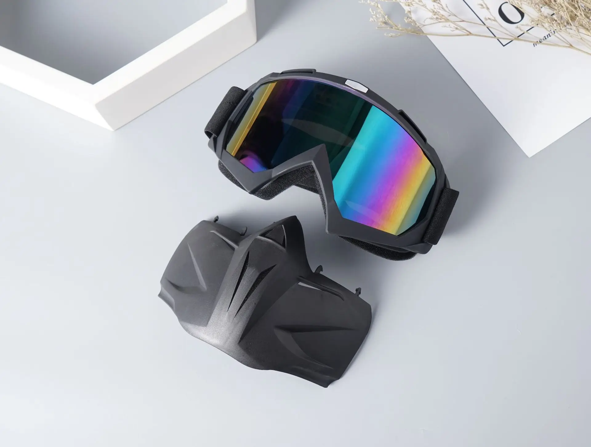 New motorcycle mask goggles Trail riding helmet Full face ski Harley goggles against wind and sand 
New motorcycle mask goggles Trail riding helmet Full face ski Harley goggles against wind and sand