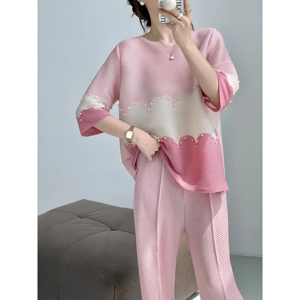 Miyake Folds Spring Fall New Color Blocking Beads Round Neck Loose Blouse Temperament Elegant Cover Meat Thin T-shirt Plus Size
Miyake Folds Spring Fall New Color Blocking Beads Round Neck Loose Blouse Temperament Elegant Cover Meat Thin T-shirt Plus Size