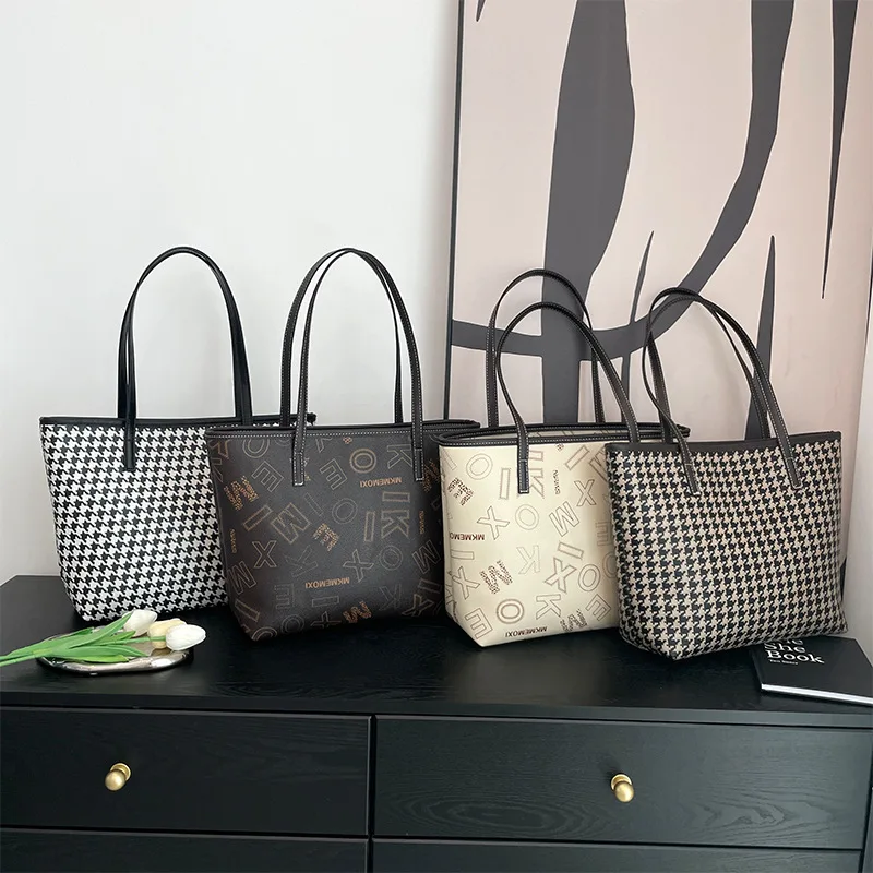 New fashionable large-capacity mom bag Korean version retro simple shoulder crossbody bag temperament handbag drop shipping
New fashionable large-capacity mom bag Korean version retro simple shoulder crossbody bag temperament handbag drop shipping