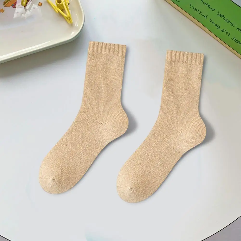 Sweat-absorbent Socks Cozy Mid-tube Winter Socks Anti-slip Thick Warm Unisex Footwear for Ankle Protection High Elasticity No
Sweat-absorbent Socks Cozy Mid-tube Winter Socks Anti-slip Thick Warm Unisex Footwear for Ankle Protection High Elasticity No