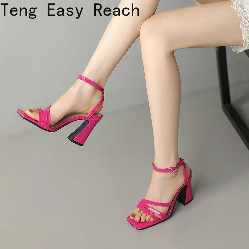 2023 New Ladies Ankle Strap Chunky High Heels Platform Sandals Women Summer High Heeled Party Shoes Red Black Beige Yellow
2023 New Ladies Ankle Strap Chunky High Heels Platform Sandals Women Summer High Heeled Party Shoes Red Black Beige Yellow