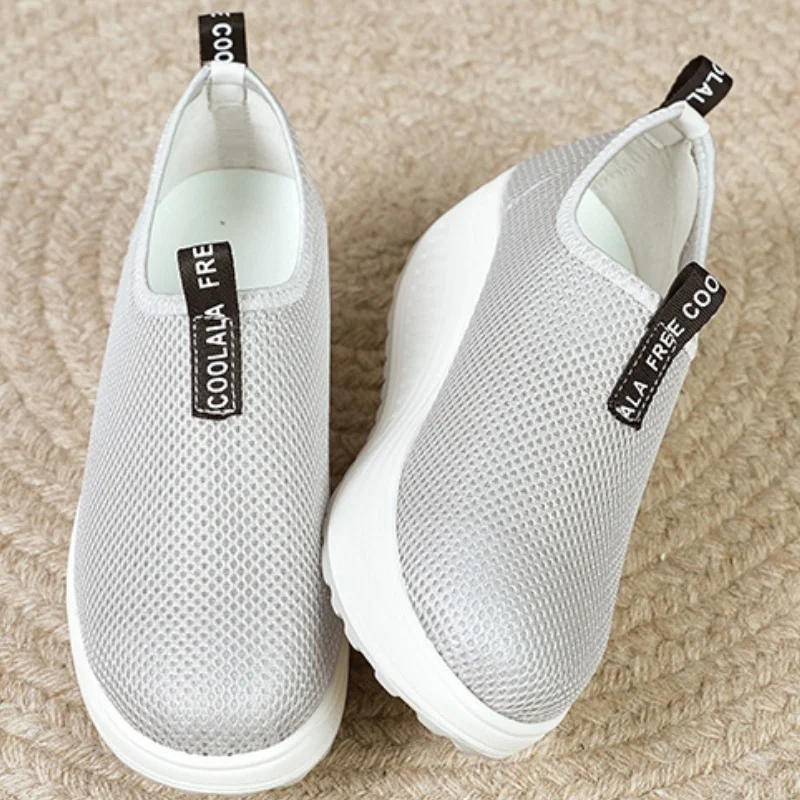Fashion Breathable Mesh Women Running Shoes Comfortable Lightweight Casual Sneaker Summer Outdoor Non-slip Flat Running Shoes 43 S015847781a6e44a08c34b6c3eaa8ae22u
