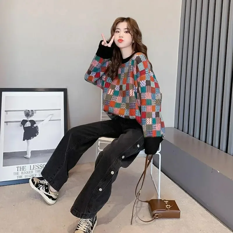 2024 Round Neck Autumn and Winter Loose Long Sleeve Plush Knitwear Sweater Pullover Female Tops Vintage Plaid Sweater for Women
2024 Round Neck Autumn and Winter Loose Long Sleeve Plush Knitwear Sweater Pullover Female Tops Vintage Plaid Sweater for Women