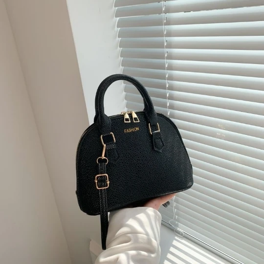 Black 2024 New Fashion Woman Bag Shoulder PU PVC Girl Lady Bags Handbag Cosmetic Case Purses Tote Women's Hand Bag for Women
Black 2024 New Fashion Woman Bag Shoulder PU PVC Girl Lady Bags Handbag Cosmetic Case Purses Tote Women's Hand Bag for Women