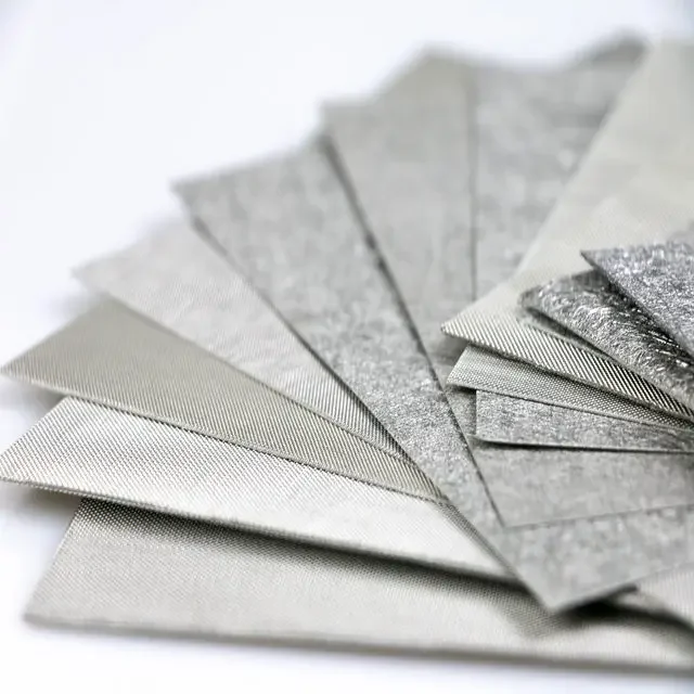 Uniform pore size distribution pure nickel titanium stainless steel fiber felt Sintered Metal Fiber Felt for filter element
Uniform pore size distribution pure nickel titanium stainless steel fiber felt Sintered Metal Fiber Felt for filter element