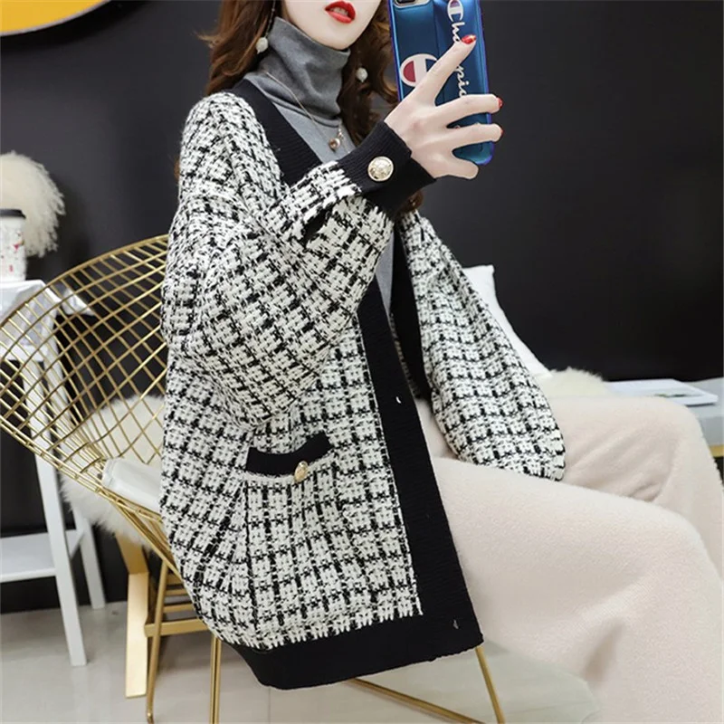 Autumn Winter Houndstooth Knitted Sweater Women Cardigan Jackets Jumpers Ladies Plaid Big Pocket Long Sleeve Knit Tops Female
Autumn Winter Houndstooth Knitted Sweater Women Cardigan Jackets Jumpers Ladies Plaid Big Pocket Long Sleeve Knit Tops Female