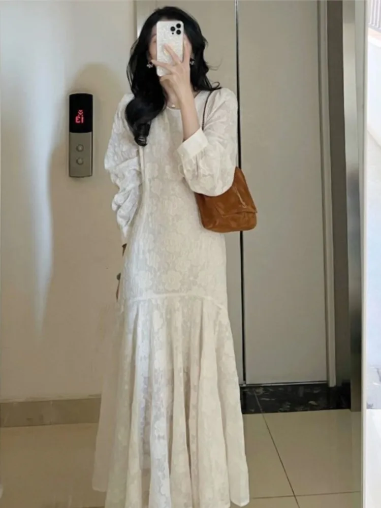 Autumn 2023 Women Ruffles Lace Embroidered Fish Tail Lantern Sleeve Midi Dress New French Fashion White Dresses for Women Classy
Autumn 2023 Women Ruffles Lace Embroidered Fish Tail Lantern Sleeve Midi Dress New French Fashion White Dresses for Women Classy