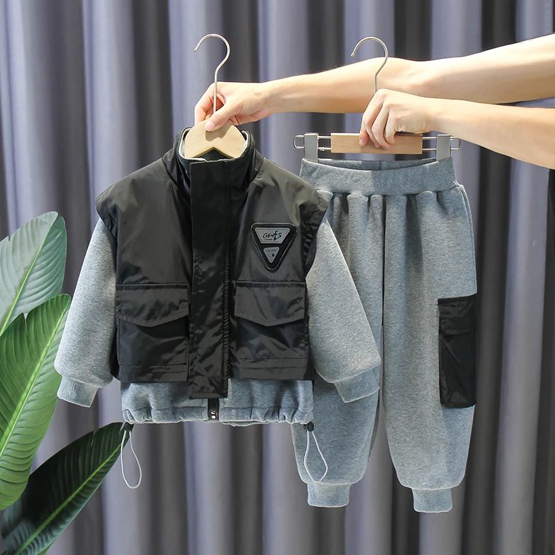 Fashion Boys Autumn Winter Clothes Sets Stand Collar Zipper Velvet Jacket Elastic Waist Pants Suits Cool Boy Warm Set
Fashion Boys Autumn Winter Clothes Sets Stand Collar Zipper Velvet Jacket Elastic Waist Pants Suits Cool Boy Warm Set