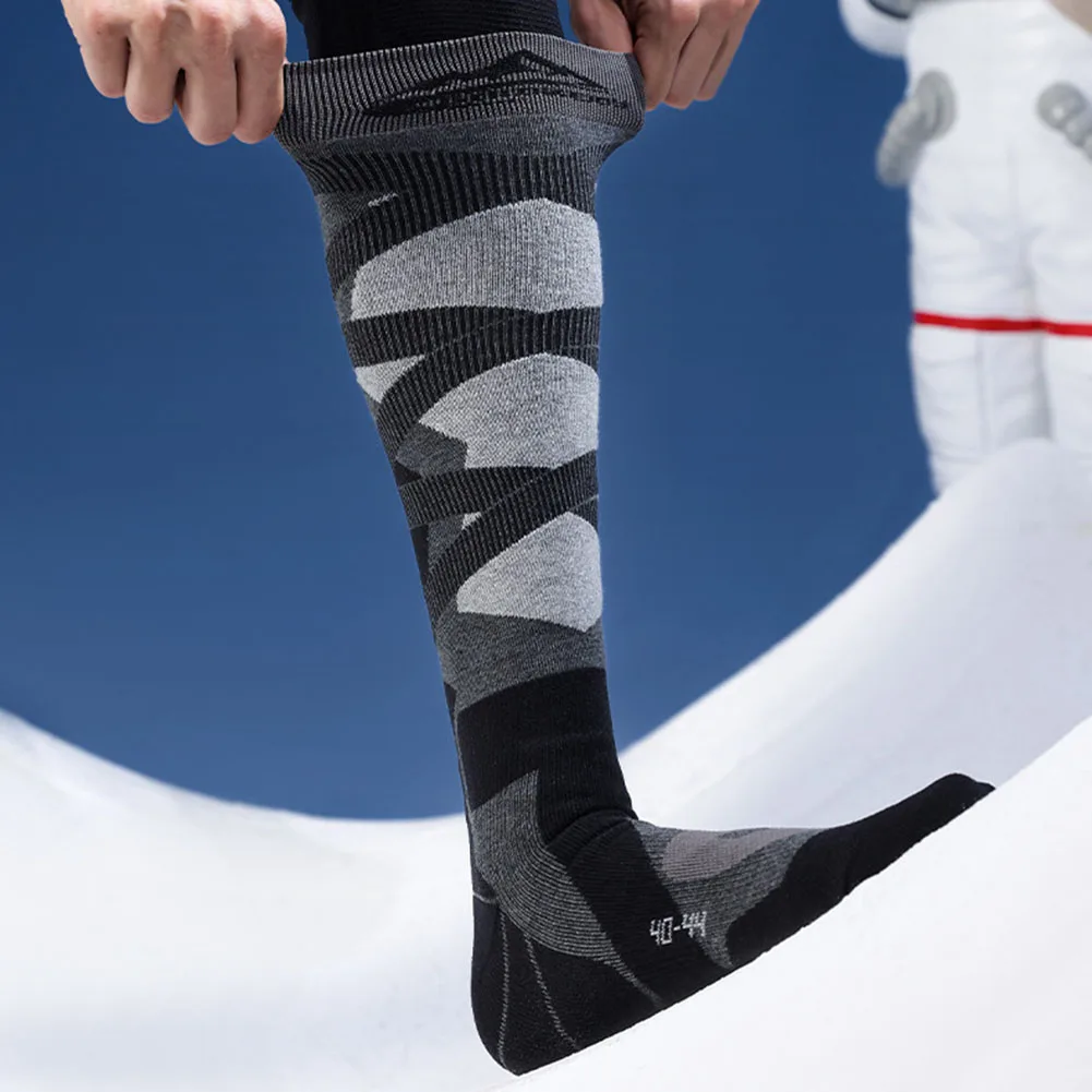 2PCS SkiING Socks Mens/Womens Snow Boarding Hiking Long Thick Warm Thermal Winter Socks Skiing Snowboarding Accessories
2PCS SkiING Socks Mens/Womens Snow Boarding Hiking Long Thick Warm Thermal Winter Socks Skiing Snowboarding Accessories