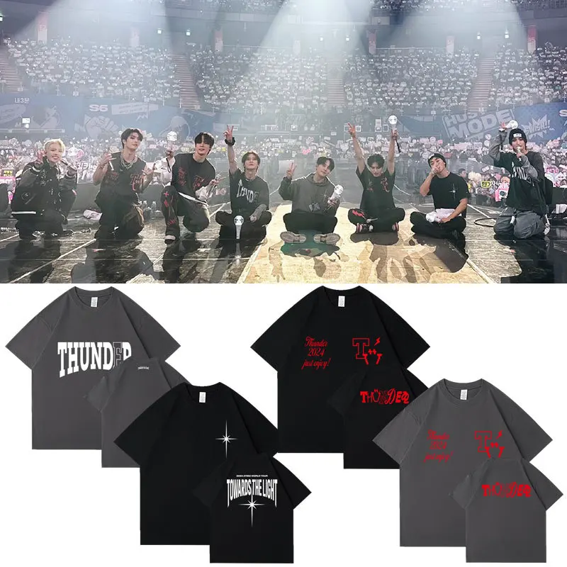 KPOP ATEEZ THUNDER 2024 World Tour HD печать хлопок короткий рукав Hongjoong Seonghwa San модные летние футболки унисекс подарки
KPOP ATEEZ THUNDER 2024 World Tour HD печать хлопок короткий рукав Hongjoong Seonghwa San модные летние футболки унисекс подарки